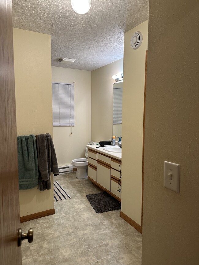 2417 Vermilion Rd unit Lower and Upper, Duluth, MN 55803 - photo 5