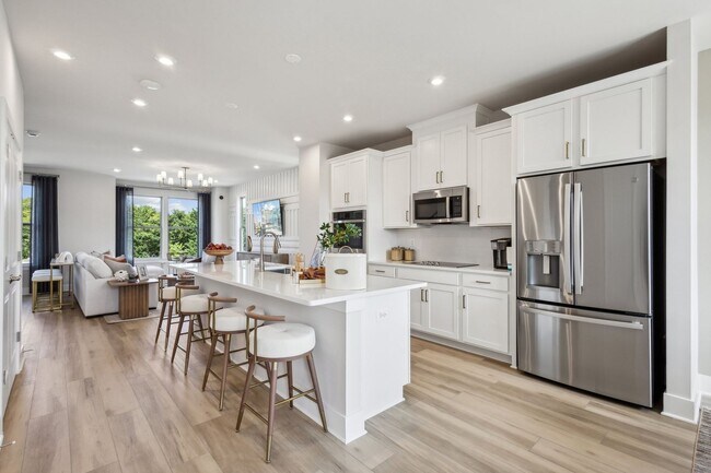 2124 Acadia Rd, Herndon, VA 20170 - photo 5