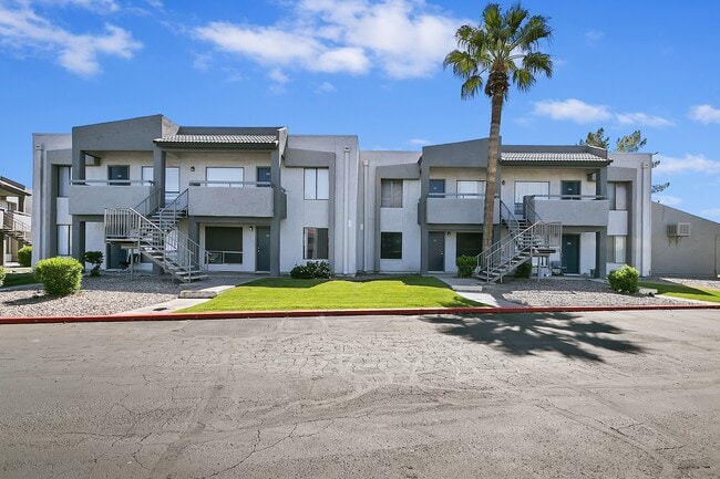 Ardella on 67th, Glendale, AZ 85301 - photo 6