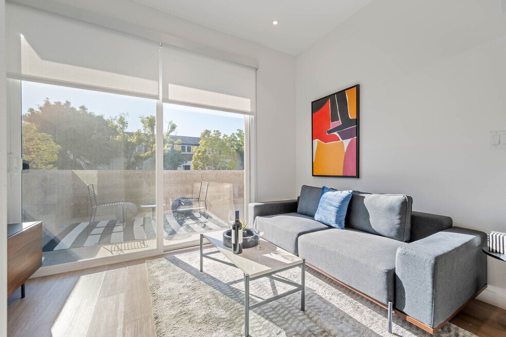 8820 Belford Ave unit 3062, Los Angeles, CA 90045 - photo 1