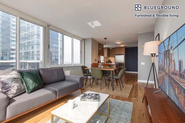 560 W 43rd St unit FL44-ID250, New York, NY 10036 - photo 3