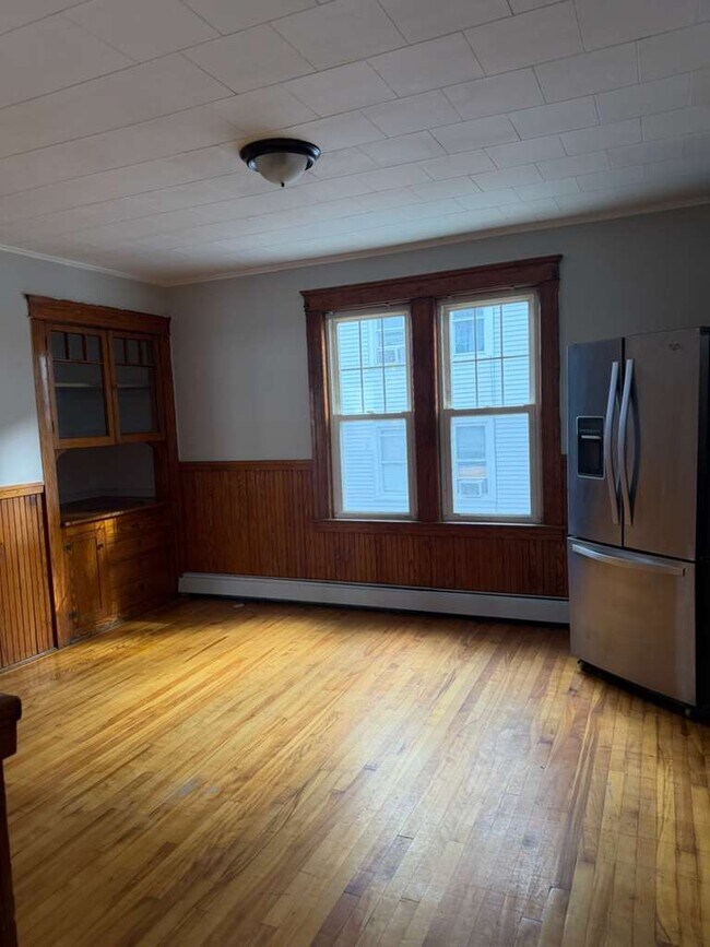 7 View St unit 3, Worcester, MA 01610 - photo 2