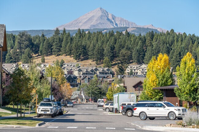 Big Sky’s homes offer unparalleled views, blending modern amenities with rugged wilderness.