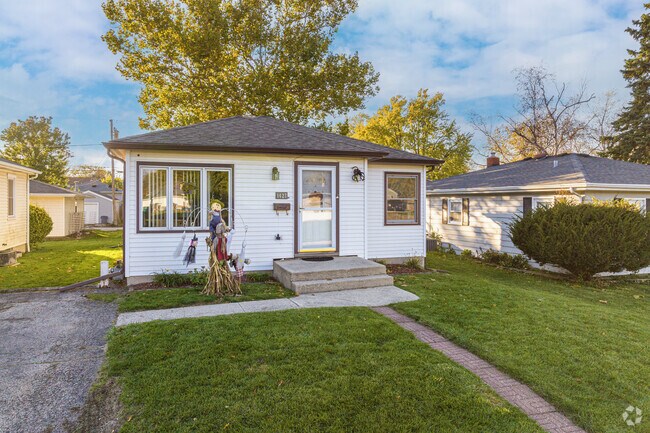 Bungalow-style homes are common in Joliets Cunningham neighborhood.