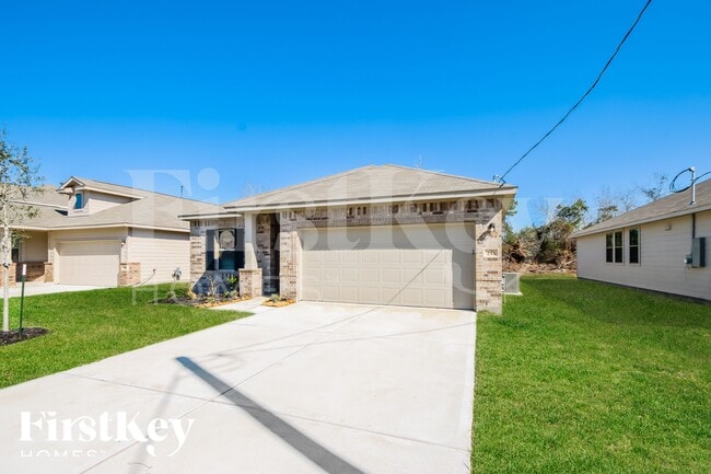 255 Rd 5102f, Cleveland, TX 77327 - photo 2