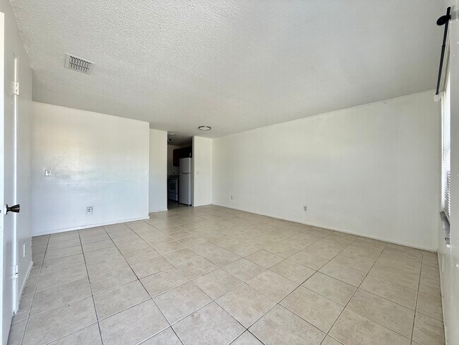 6720 46th Ave W unit B, Bradenton, FL 34210 - photo 4