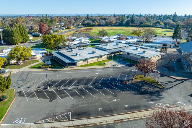 There is plenty of parking at Northridge Elementary School.