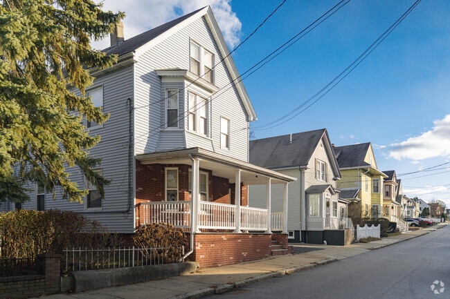 Smaller homes are also found throughout Downtown Winthrop.