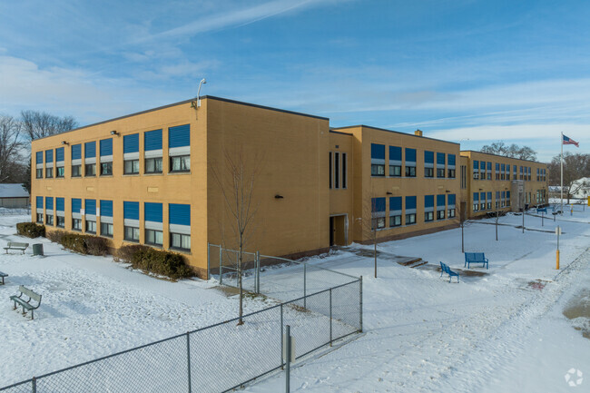 Facade at Mound Park Elementary School.