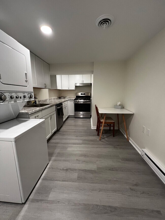 205 Palomino Dr unit 1 Bed 1 Bath Cozy Ap, York, PA 17402 - photo 2