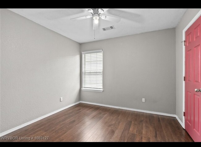 2410 Ridgeway Ln, Barling, AR 72923 - photo 6