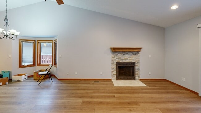 1231 Creekview Dr, Muskegon, MI 49441 - photo 2