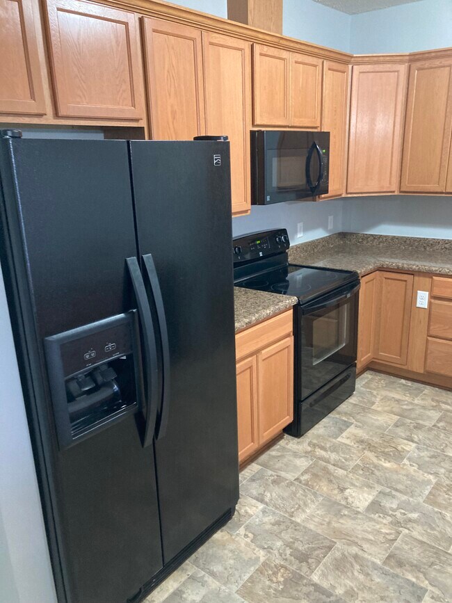 2650 Millstone Dr, Dubuque, IA 52002 - photo 7