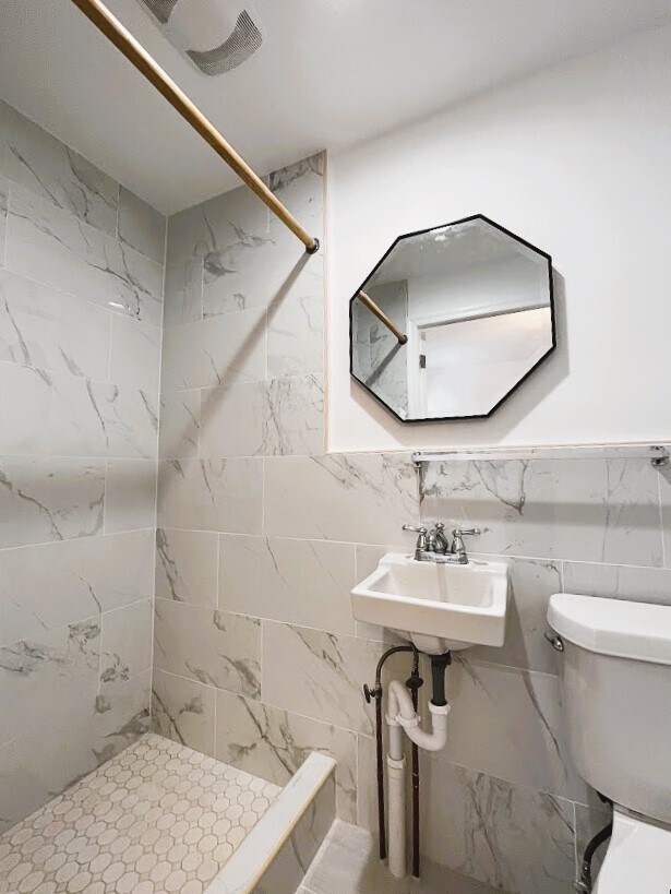 672 Wendover St, Philadelphia, PA 19128 - photo 5