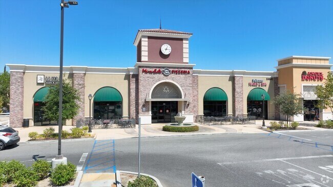 One of the food options in Mustang Square is this pizza place locals refer to is amazing.