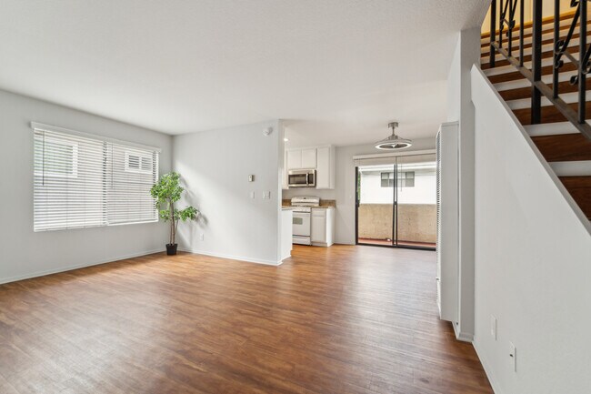 Champlin Properties, Los Angeles, CA 90066 - photo 2