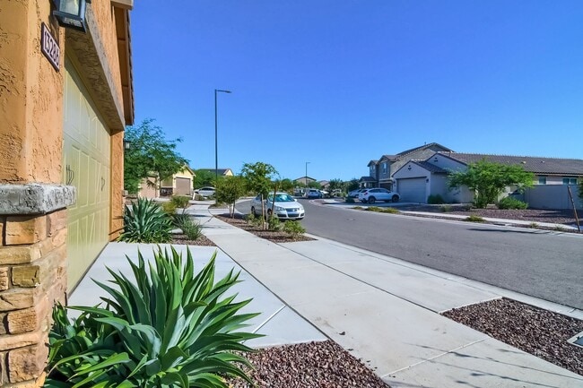 13286 N 144th Dr, Surprise, AZ 85379 - photo 2