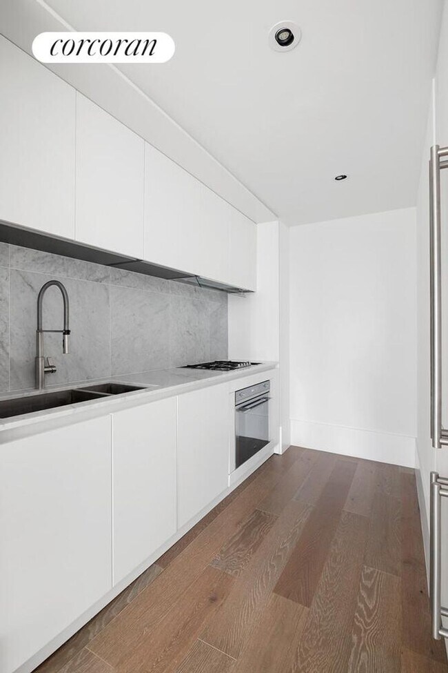 The Oosten, Brooklyn, NY 11211 - photo 2