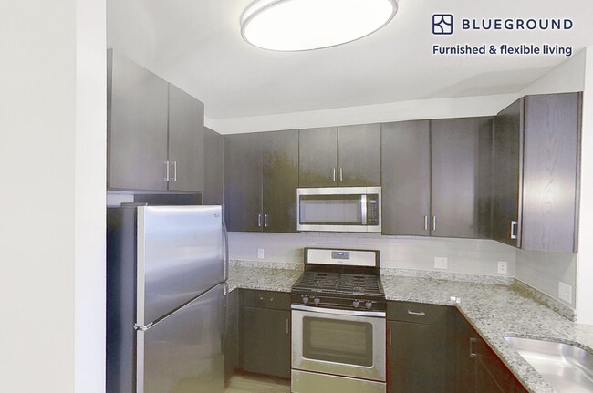 333 Great River Rd unit FL2-ID5336A, Somerville, MA 02145 - photo 5