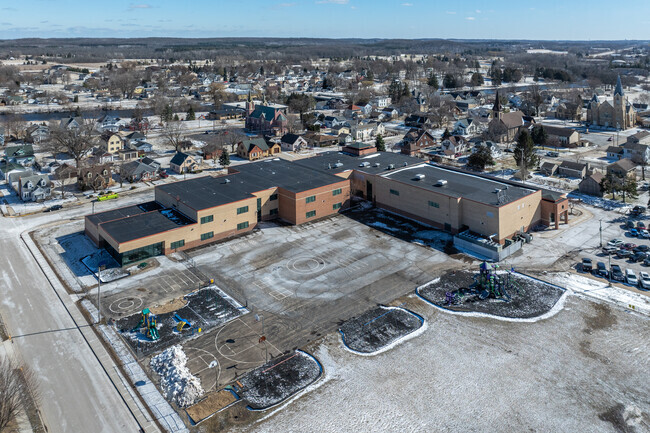 Kewaskum Elementary School in Kewaskum, WI has 537 students in grades PK and K-5.
