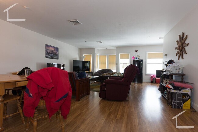 10 Glencoe St unit 2, Brighton, MA 02135 - photo 3