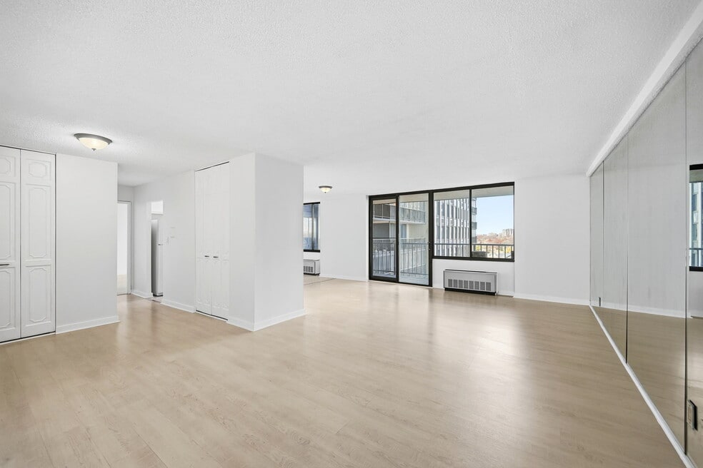 300 Winston Dr unit 8th Flr, Cliffside Park, NJ 07010 - photo 1