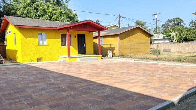 1293 W 37th Dr, Los Angeles, CA 90007 - photo 5