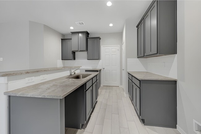 12371 Sunset Canyon Way unit 38622089, Willis, TX 77318 - photo 7