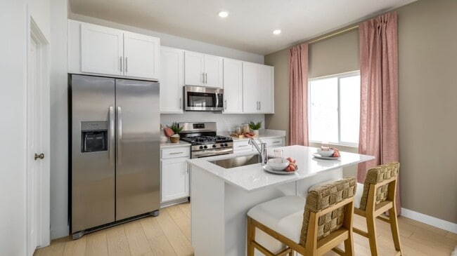 1678 W Blue Flax Dr, Saratoga Springs, UT 84045 - photo 2