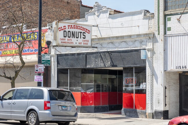 For over 40yrs Old Fashioned Doughnuts in Roseland has been a Chicago favorite.