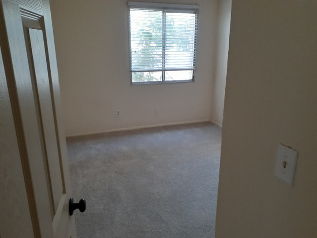 3120 N 67th Ln, Phoenix, AZ 85033 - photo 4