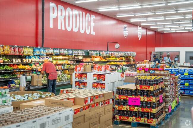 Grab your produce at Fresh Value in Moody.