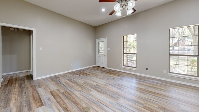 3900 Fox Ridge Rd, Lorena, TX 76655 - photo 2