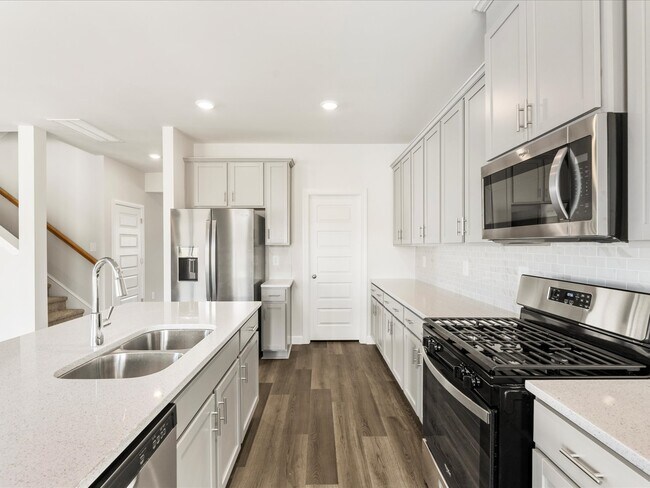 797 Treeline Rd, Moore, SC 29369 - photo 3