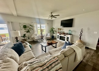 9945 Beacon Pointe Ln, Cedar Lake, IN 46303