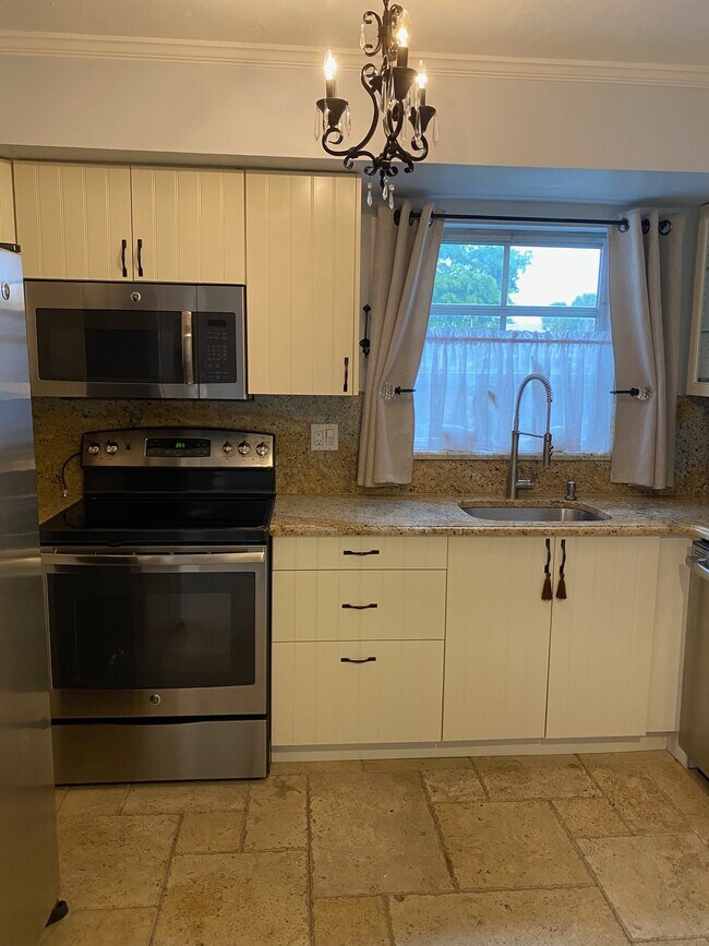 53 High Point Cir W unit 112, Naples, FL 34103 - photo 7