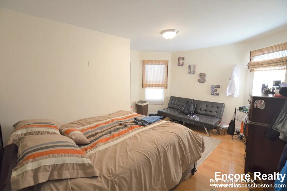 21-23 Weitz St unit 3, Boston, MA 02134 - photo 1