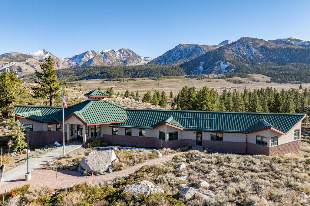 Jan Work Community School offers a learning environment with a beautiful view.