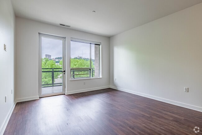 1BR, 1BA - 1,065SF - Living Room