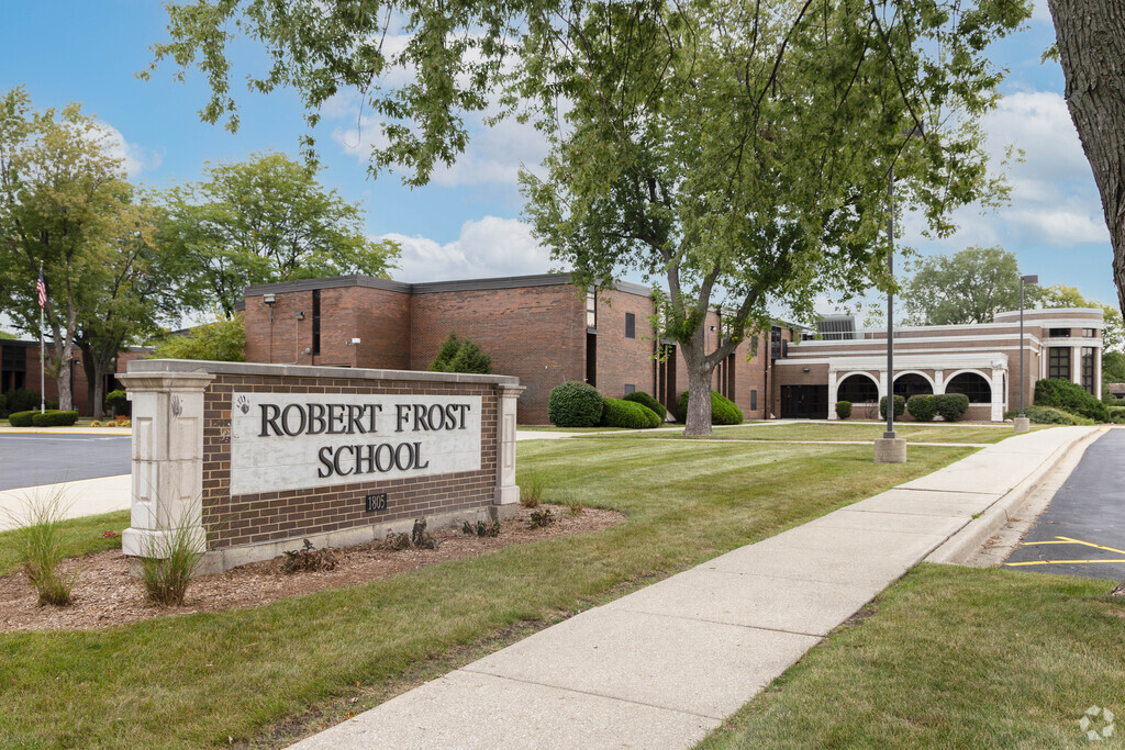 Robert Frost Elementary School has a student population of approximately 538.