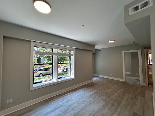 1131 Oak Ave unit 1137-2E, Evanston, IL 60202 - photo 3