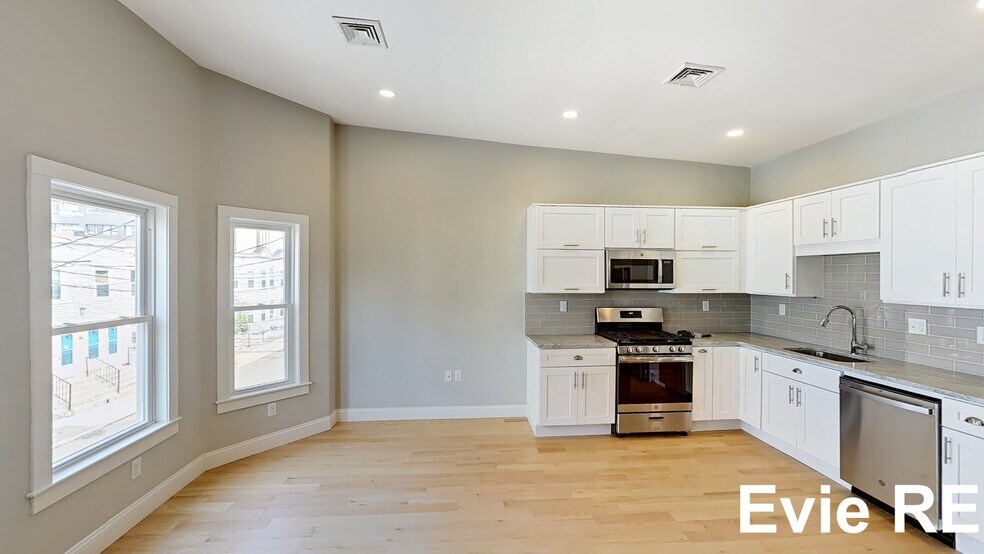 44 Hano St unit 44, Boston, MA 02134 - photo 1