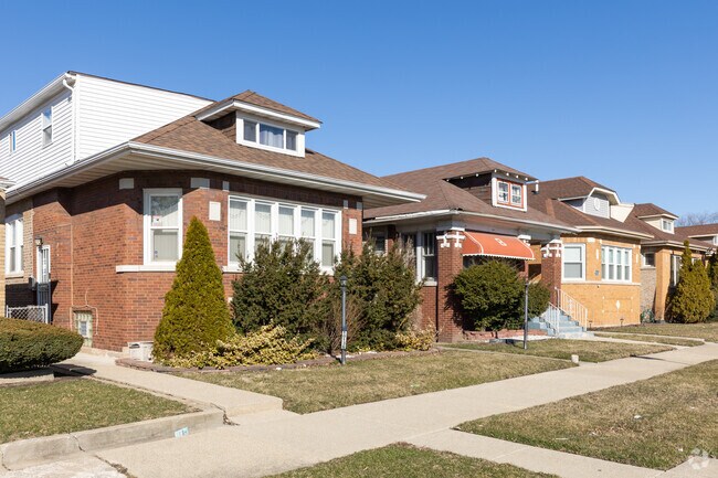 Georgian red and yellow brick homes of Roseland, Chicago, IL.