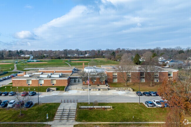 Ridgeview Middle school serves the children in grades 6-8.