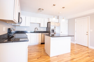 13 Gray Coach Ln Unit 1315, Cranston, RI 02921