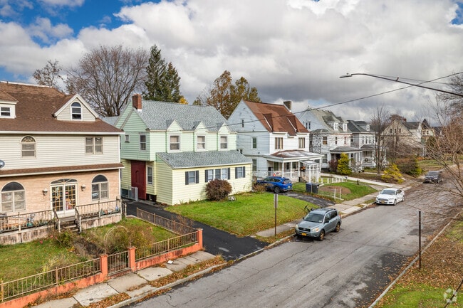 Homes in Park Ave come in a smattering of different colors and styles.