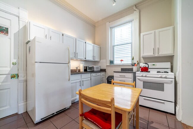 219 W Eugenie St unit ID1360108P, Chicago, IL 60614 - photo 6