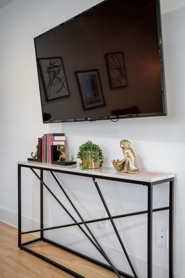 1136 Crescent Ave NE unit FL2-ID1356274P, Atlanta, GA 30309 - photo 5