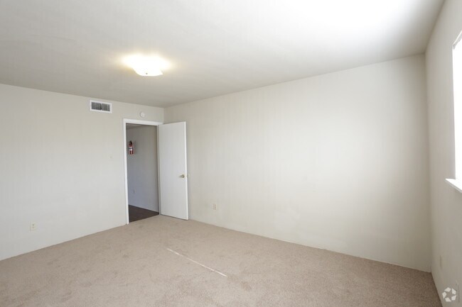 The Atrium At 5606, Houston, TX 77081 - photo 6