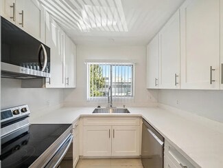 10435 1/2 Somerset Blvd, Bellflower, CA 90706